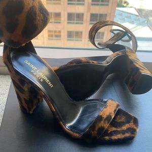 ❤️NEW❤️ YSL heels size 35